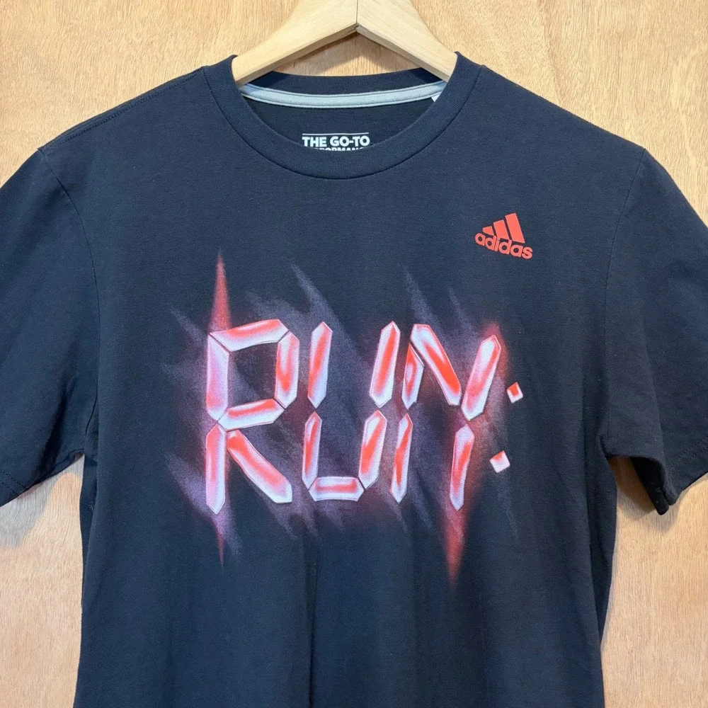Adidas Running Shirt Mens Small Black Red Climalite Graphic Tee The Go-To Tee